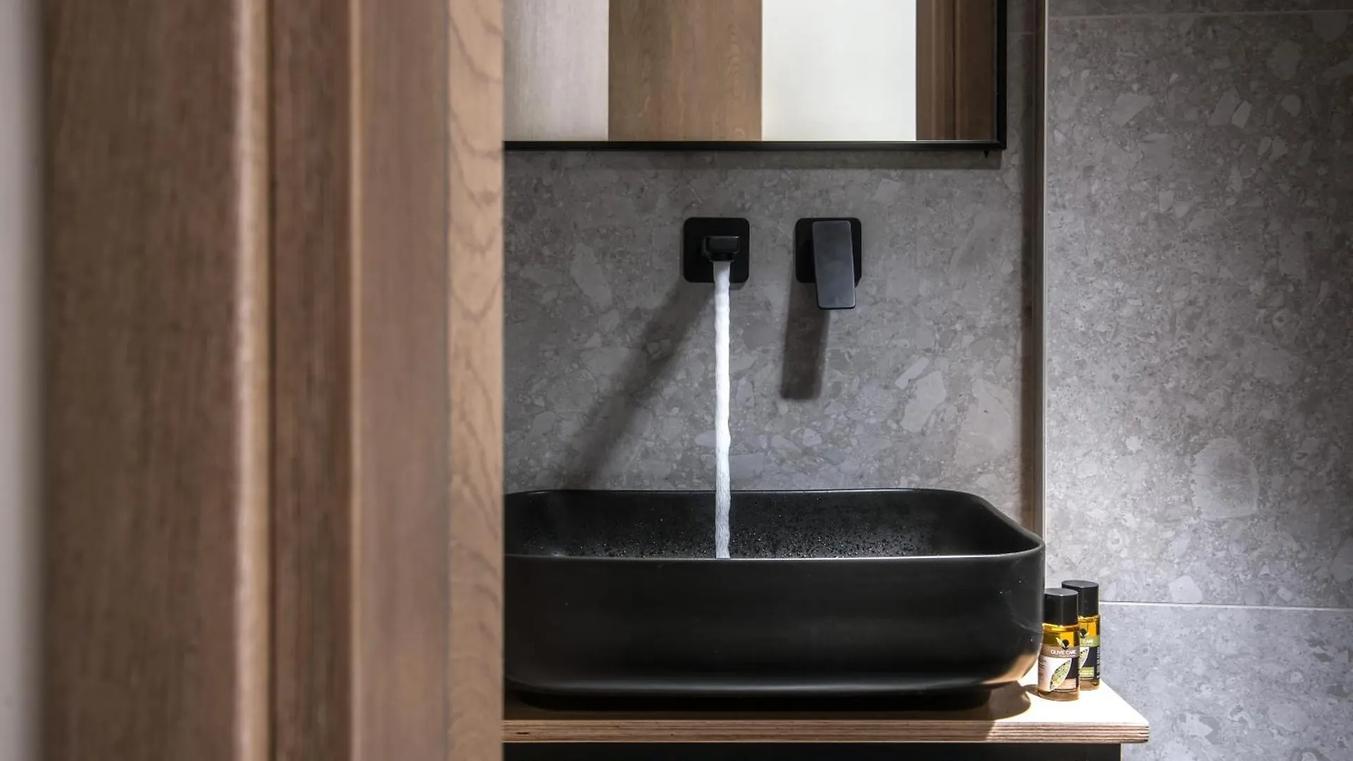King'S Blue , Superior Downtown Loft , No Lift Apartment Heraklion